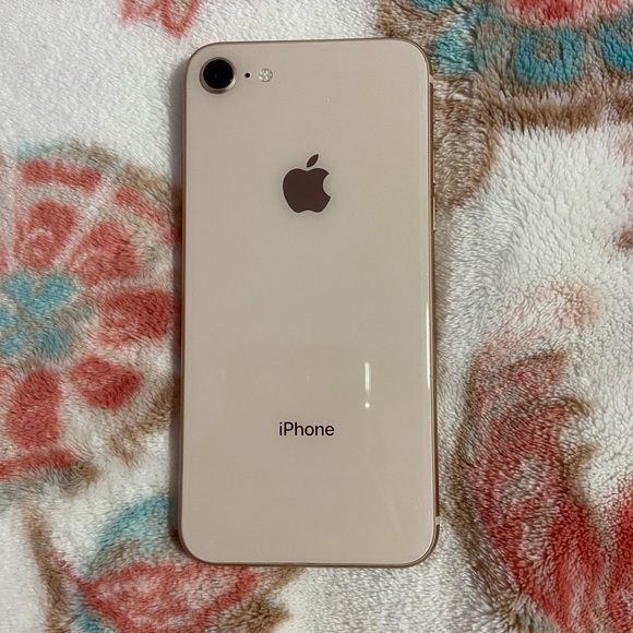 iPhone 8 (Verizon) - Picture 2 of 3